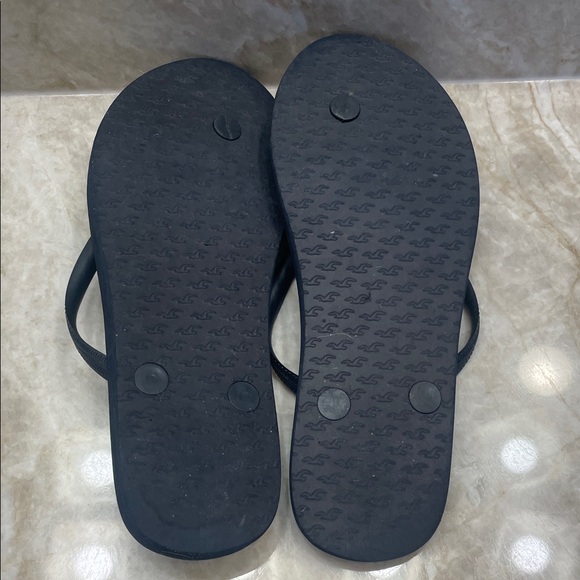 Hollister Black Flip Flops with Red Accents! Size: 6.5! RARE! Y2K! - Picture 3 of 3